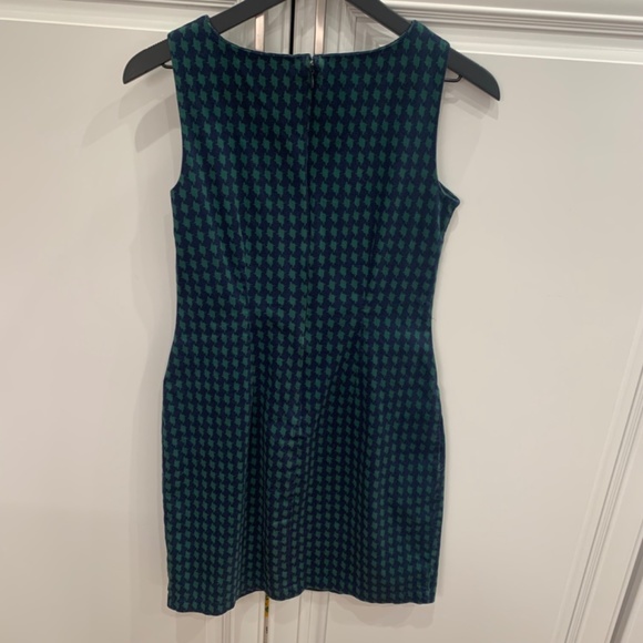 Tommy Hilfiger Sleeveless‎ Dress, Size 4 - Picture 2 of 8